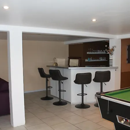 Jomenisa Отель типа 