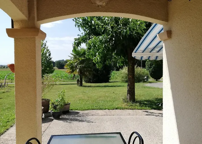 住宿加早餐酒店 Jomenisa